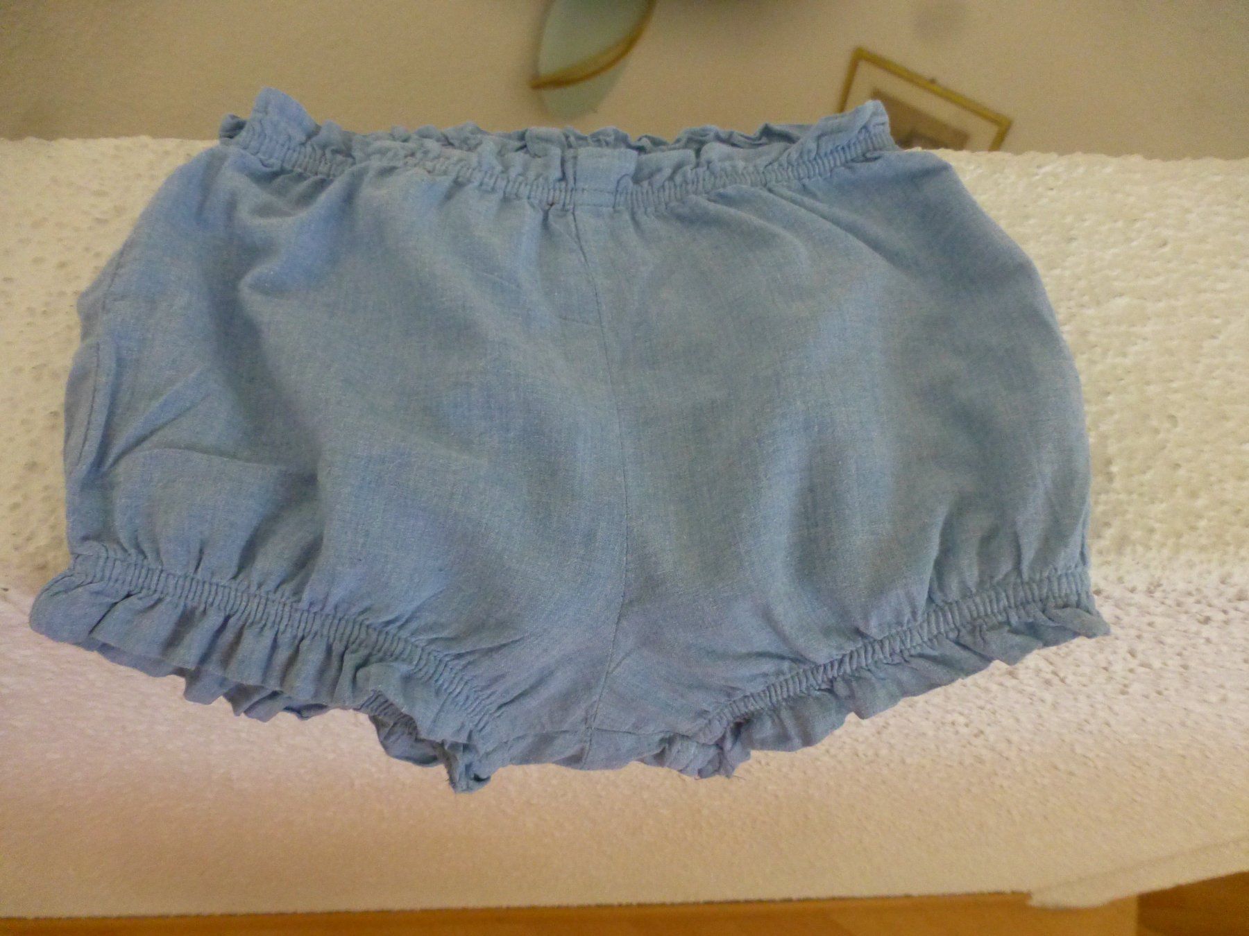 H&M Lotti & Set di vestiti: 2 x Baby-Kurzhosen – Usato da Hergiswil NW venduto da annettelia 1