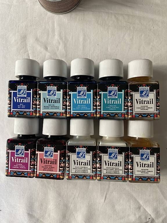 Tutte le decorazioni: Vitrail Farben  – Usato da Küssnacht am Rigi venduto da Mimara