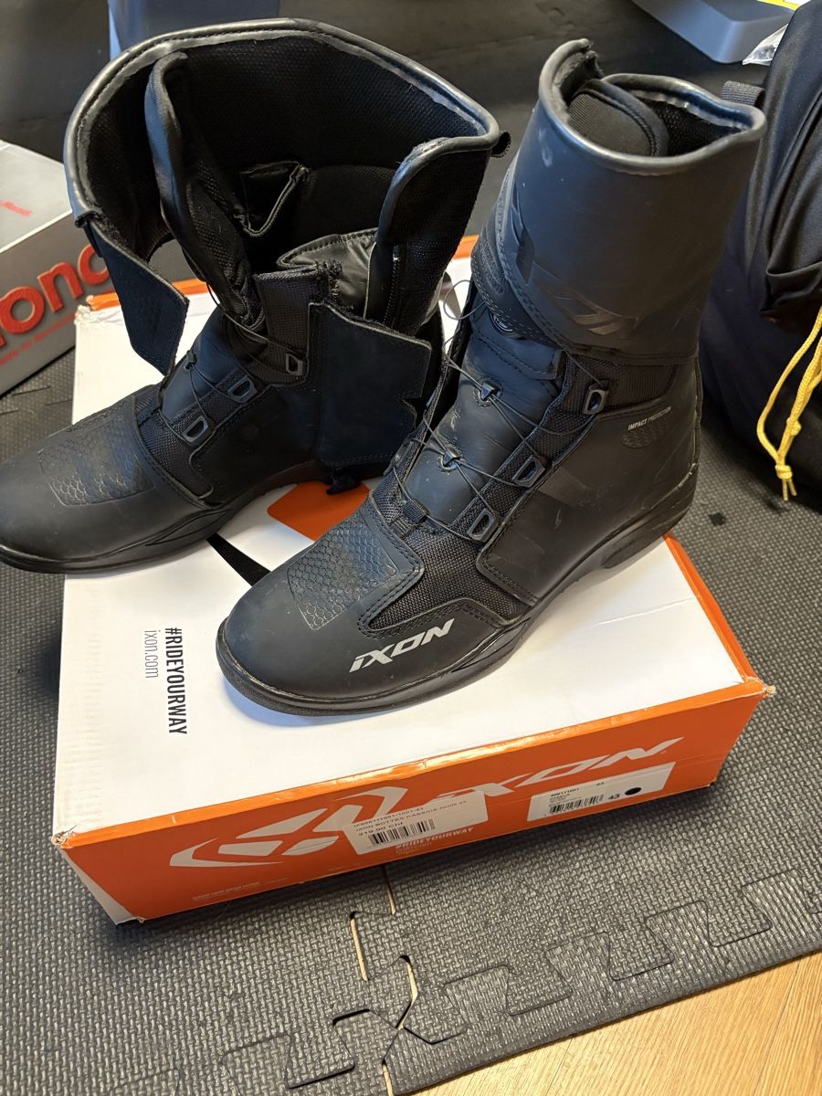Scarpe da uomo: Bottes moto Ixon 43 – Usato da Neyruz-sur-Moudon venduto da Flachouille 1