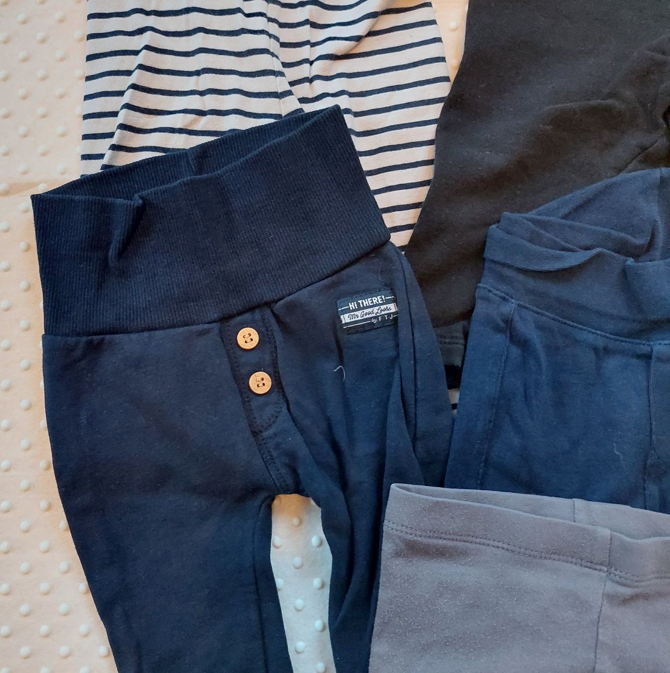 Lotti & Set di vestiti: 7 süsse Babyleggins, Grösse 62/68 – Usato da Gysenstein venduto da joshuas81 2