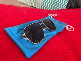 Lunettes de soleil aviateur dorées pour l'été ☀️
