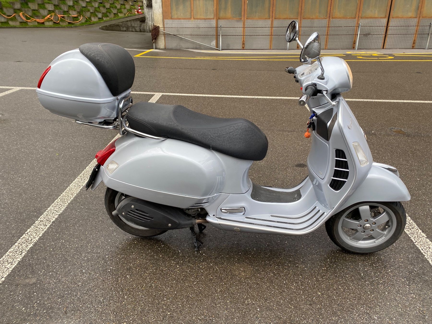 Piaggio Strasse: Verkaufe PIAGGIO VESPA GTS 125 ROLLER – Gebraucht aus Frutigen von urs_bgh7 3