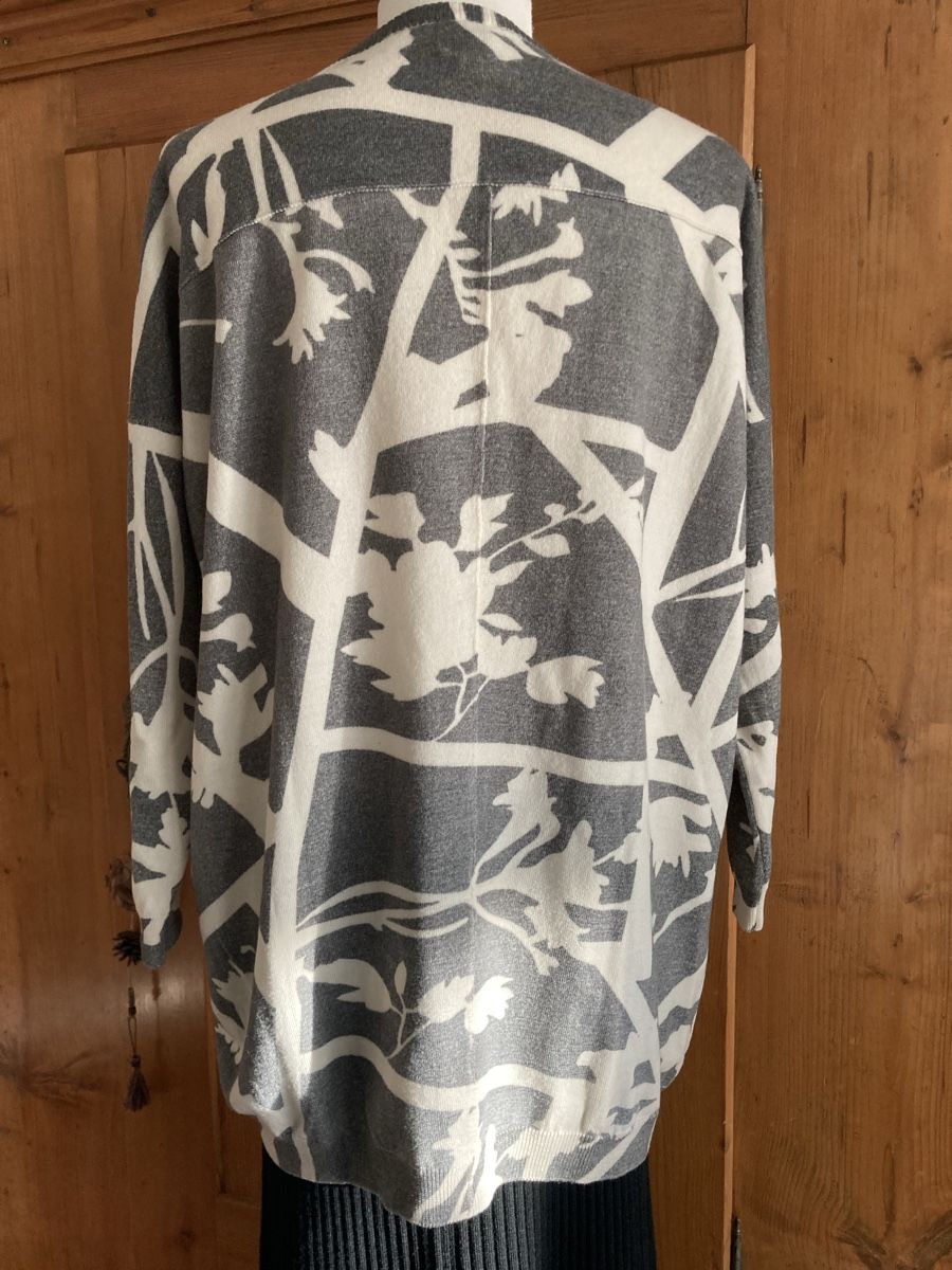 Pullover & Sweatshirts: Oversize : Isola Marras 100% Wollpullover, Gr. M, – Gebraucht aus Stetten AG von Hanya 2