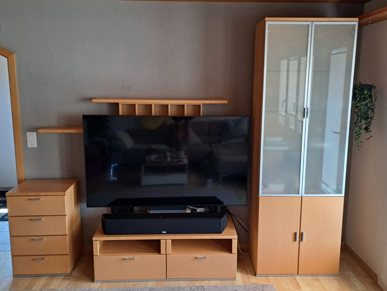 Mobili TV: Wohnwand Ahorn – Usato da Gommiswald venduto da Pm69