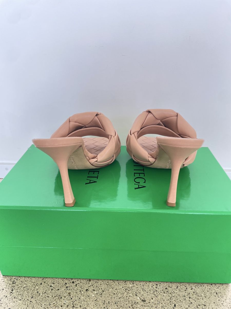 Bottega Veneta Scarpe da donna: Bottega Veneta Lido Mules – Usato da Stäfa venduto da Nicole093 4