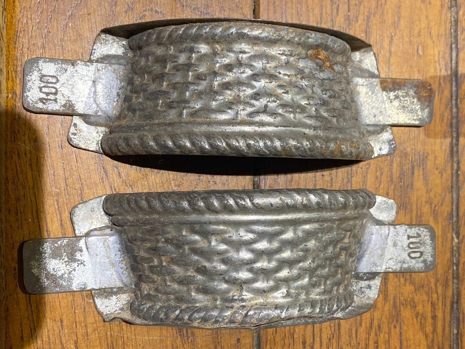 Teglie da forno: Moule chocolat schokoladenform panier 5cm – Usato da Lajoux JU venduto da Briard0