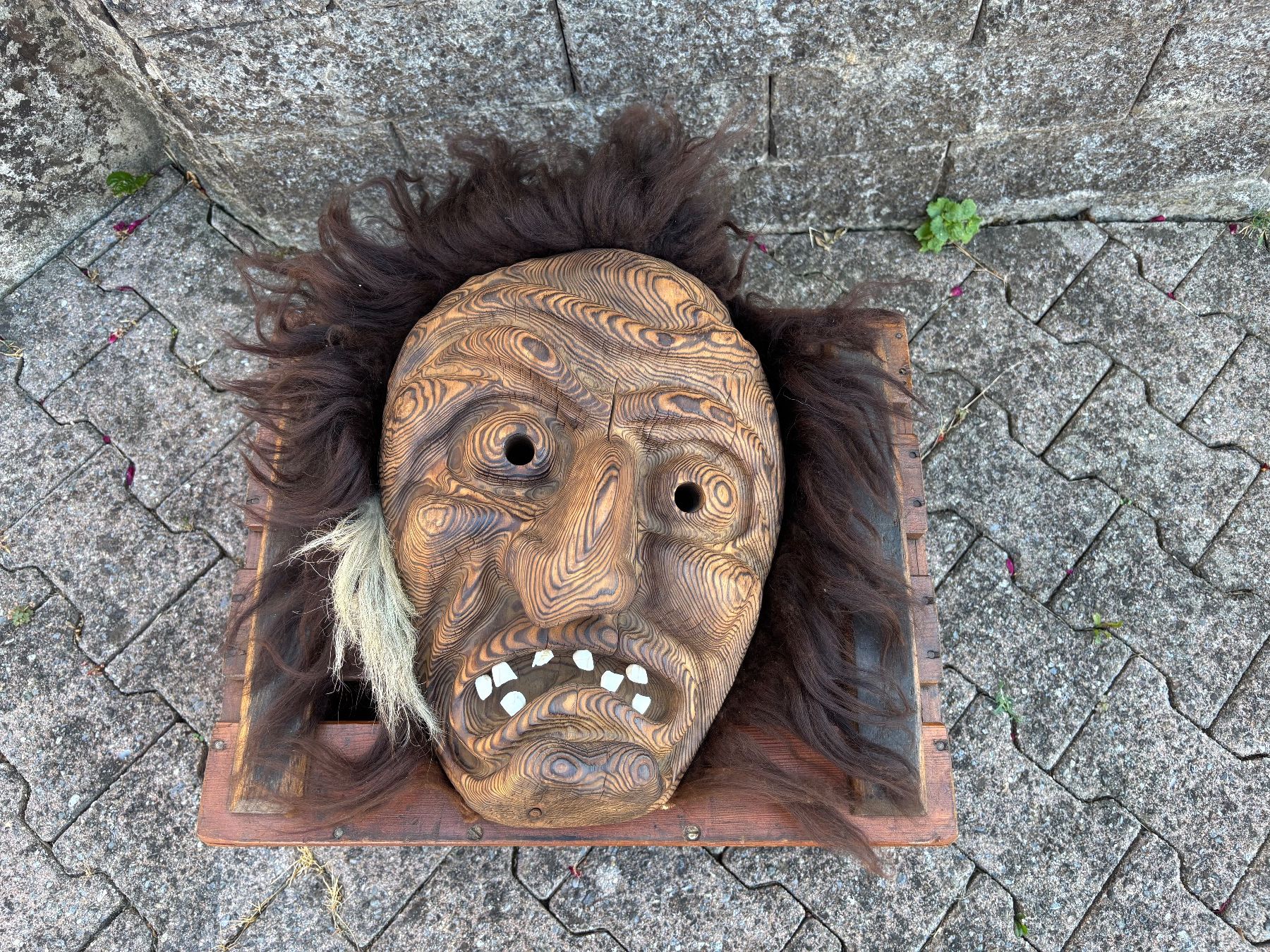 Sonstige Antiquitäten & Kunst: sehr schöne grosse alte Walliser Holzmaske – Gebraucht aus Feldbach von Olive1 1