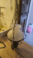 Vecchio lampadario d'epoca con doppia campana