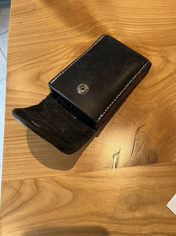 Apple Covers & Schutzfolien: Pochette en cuir pour iPhone – Gebraucht aus Marsens von suz_gn8v 1