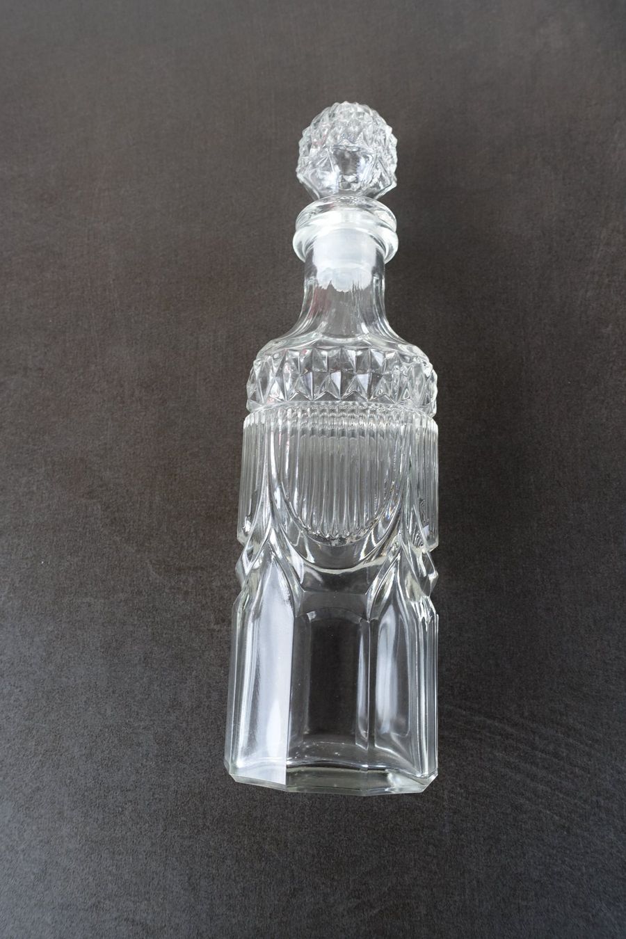 Caraffe: Schöne ältere Glaskaraffe, reichlich verziert, Versand! – Usato da Trimbach venduto da bergmann67 1