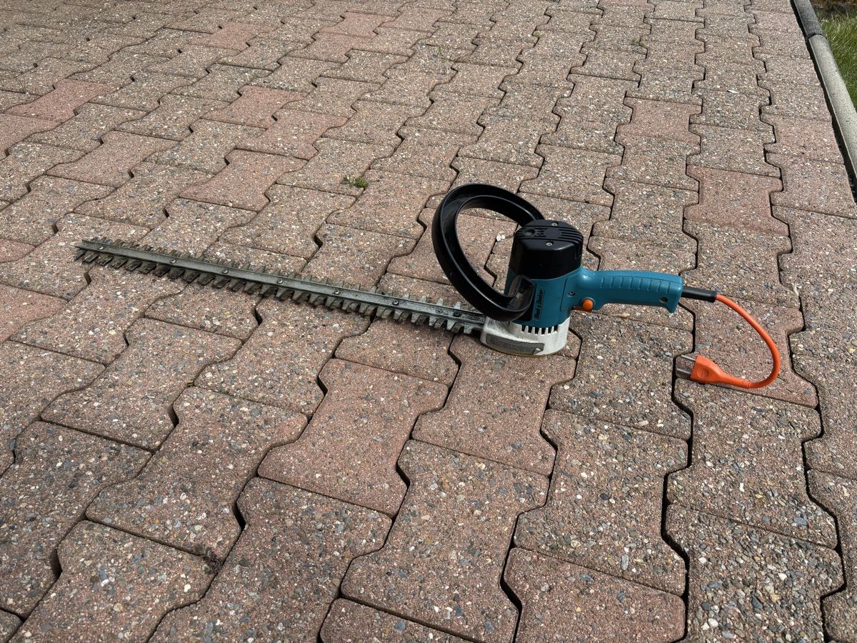 Tutti gli attrezzi: heckenschneider black and decker – Usato da Langnau am Albis venduto da CollectingCoRe