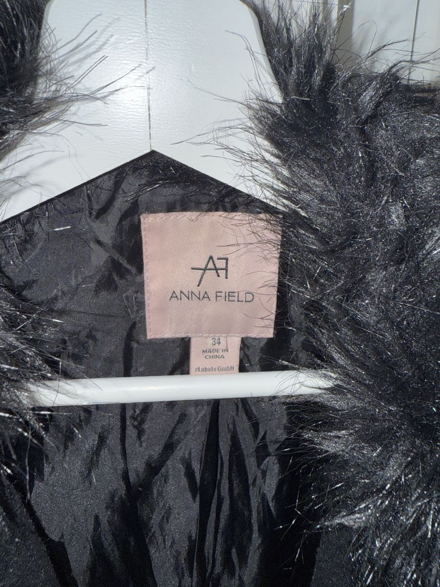 Anna Field Cappotti: SCHWARZER MANTEL MIT KUNSTFELL GR. XS – Usato da Winterthur venduto da fij_f65r 2
