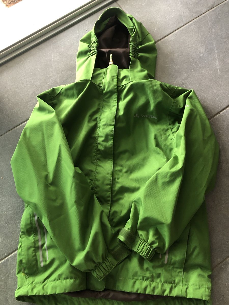 Vaude Giacche & Cappotti: Regenjacke VAUDE 146/152 – Usato da Dübendorf venduto da Saturnin35