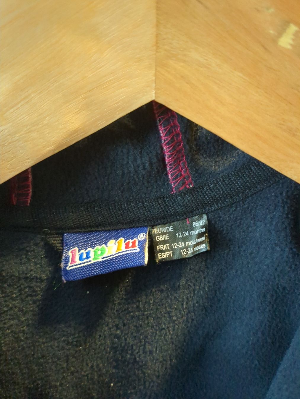 Anzüge: Kinder Softshell Overall rot gemustert gebraucht – Gebraucht aus St. Gallen von dar_tgf5 1
