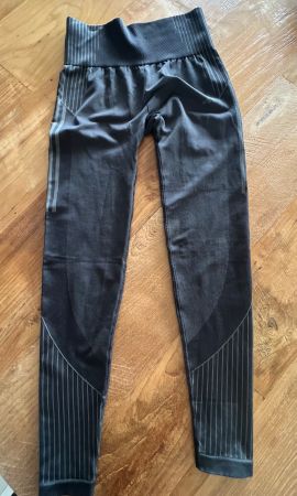 Leggings  neuf Adidas taille s