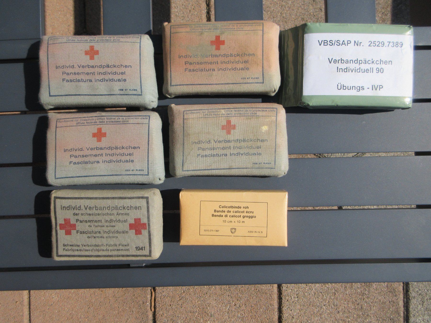 Kit di pronto soccorso: Schweizer Armee, IVP, Verbandsmaterial – Usato da Ins venduto da Ener52