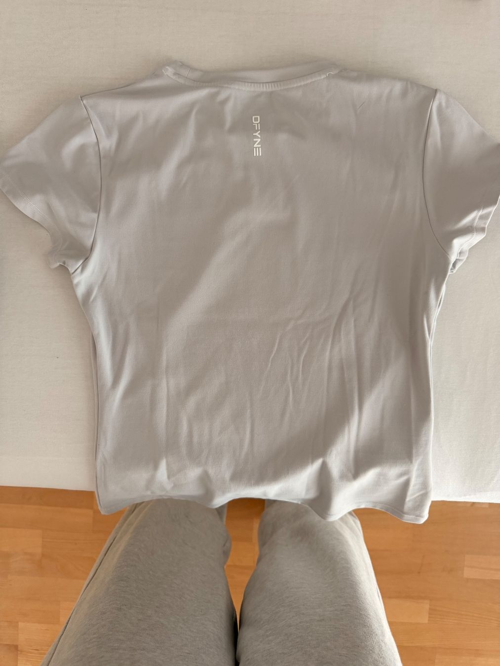 DFYNE Top: DFYNE Impact Short Sleeve Top – Usato da Wangen ZH venduto da sha_5flw 3