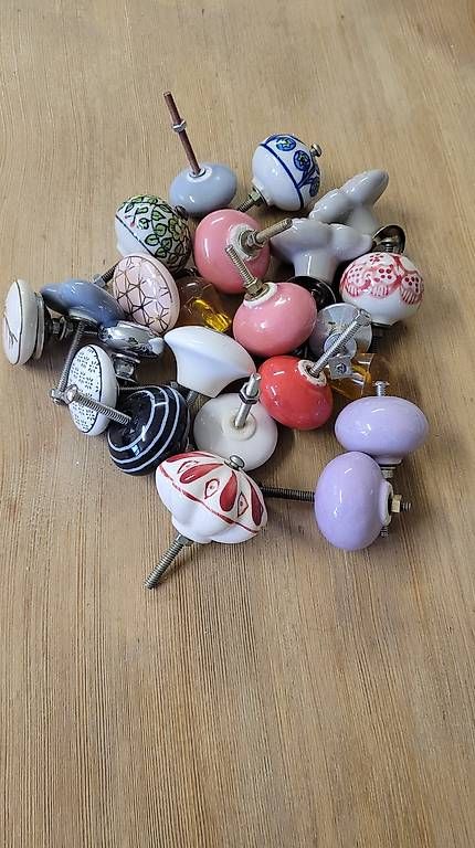 Tutte le decorazioni: Keramik Knöpfe Diverse Muster 20Stk – Usato da Elgg venduto da Limone2018
