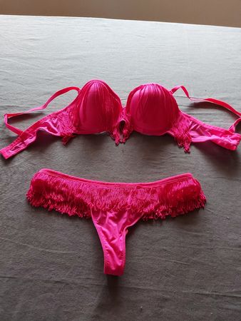 bikinn String rose à franges 75B  S