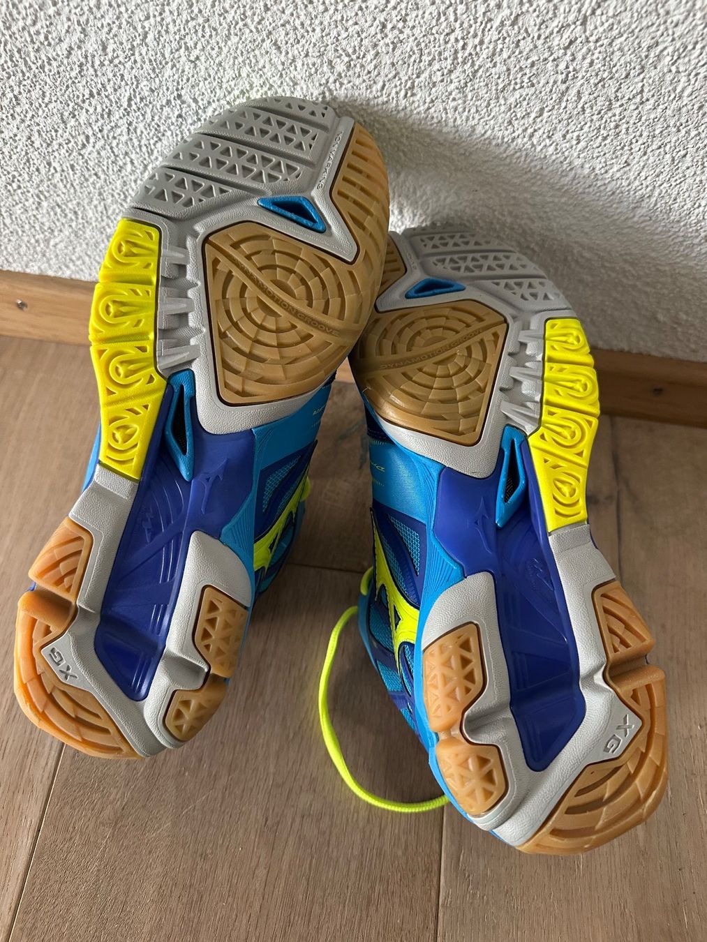 Mizuno Scarpe da uomo: Hallenschuhe Mizuno Gr. 40,5 – Nuovo (secondo la descrizione) da Bassersdorf venduto da Tscheni3 2