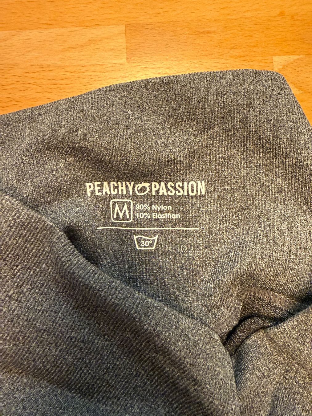 Leggings: Leggings da palestra grigio – Usato da Losone venduto da AriCol1512 3