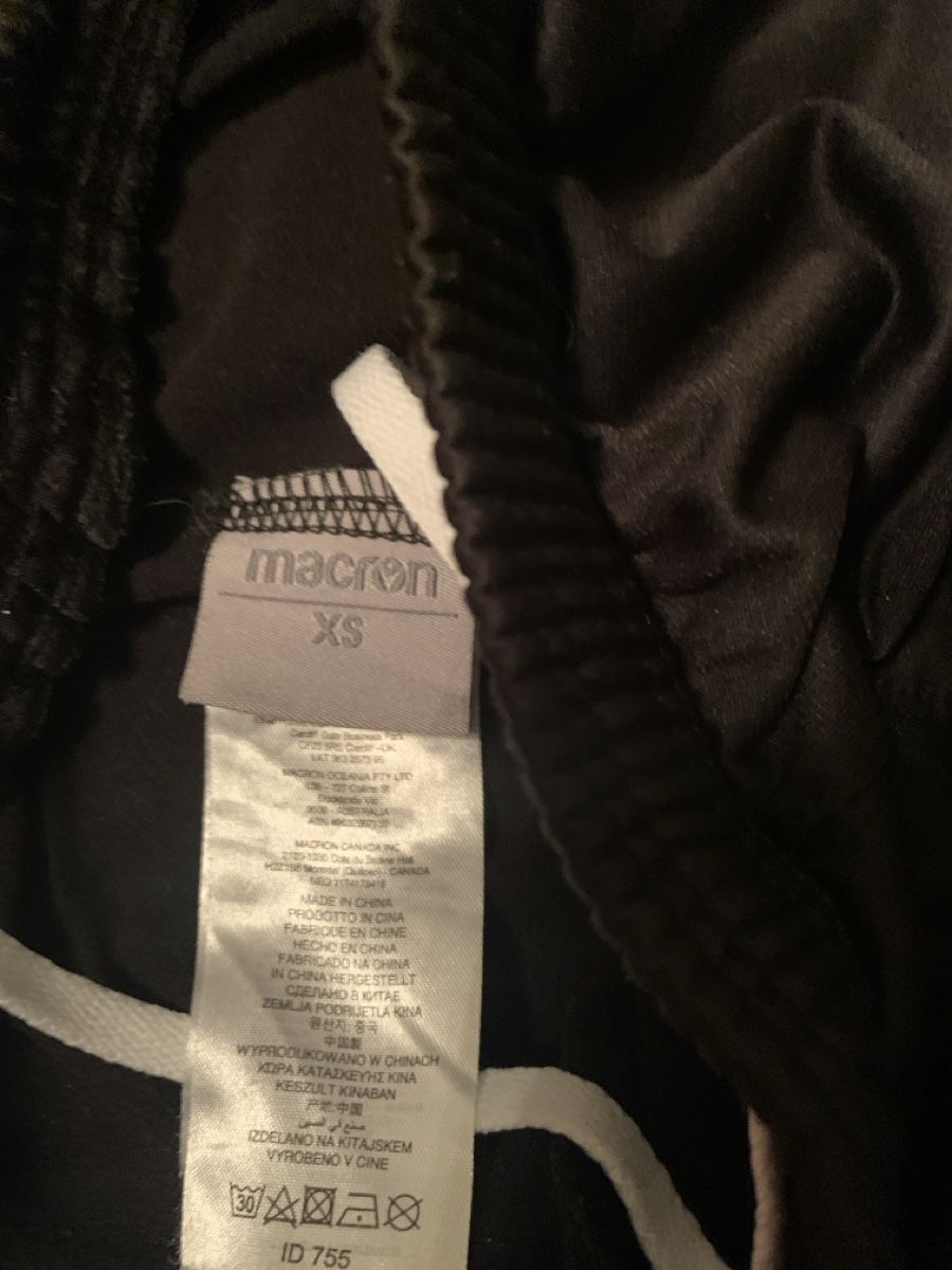 Hosen: Macron Trainingshose schwarz Groesse XS mit Initialen DA – Gebraucht aus Zürich von 15mayo15 3