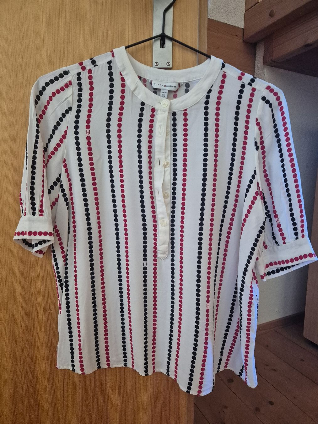Tommy Hilfiger Camicette: Elegant Tommy Hilfiger Bluse – Usato da Worb venduto da Celine025