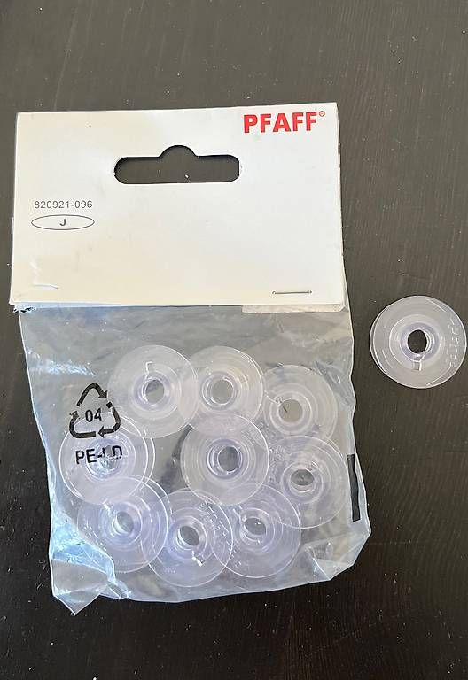 Pfaff Macchine da cucire: Pfaff Spulen für Expression, Anniversary Modellgr J – Usato da Bellikon venduto da jum_5k8y 1