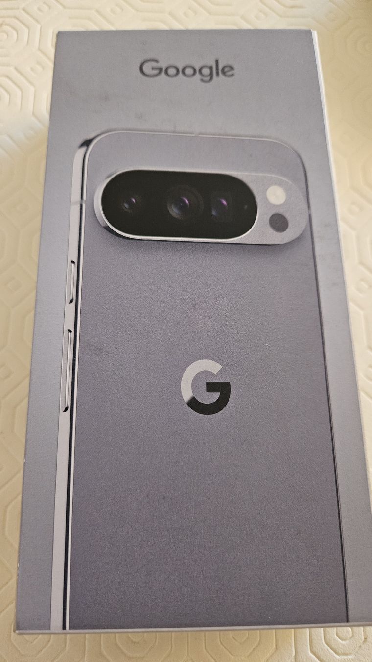 Google Telefoni cellulari / Smartphones: Google Pixel 10 Pro 5G 128 GB Moonstone – Nuovo e nell'imballaggio originale da Tour De Peilz venduto da umfaresnat