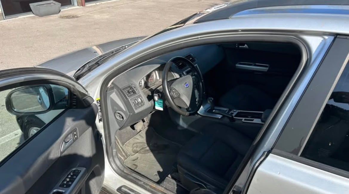 Volvo Automobili: Volvo V50 2.0D   AB MFK! – Usato da Fehraltorf venduto da bri_m65j 4