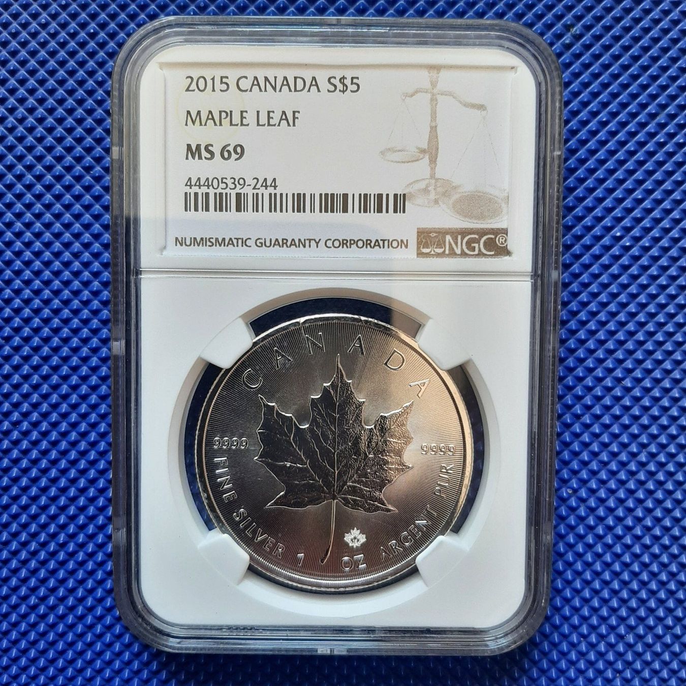 Tutti le monete: 1 oz Silver 2015 Canada Maple Leaf NGC MS69 – Nuovo e nell'imballaggio originale da Carouge GE venduto da cecob0909
