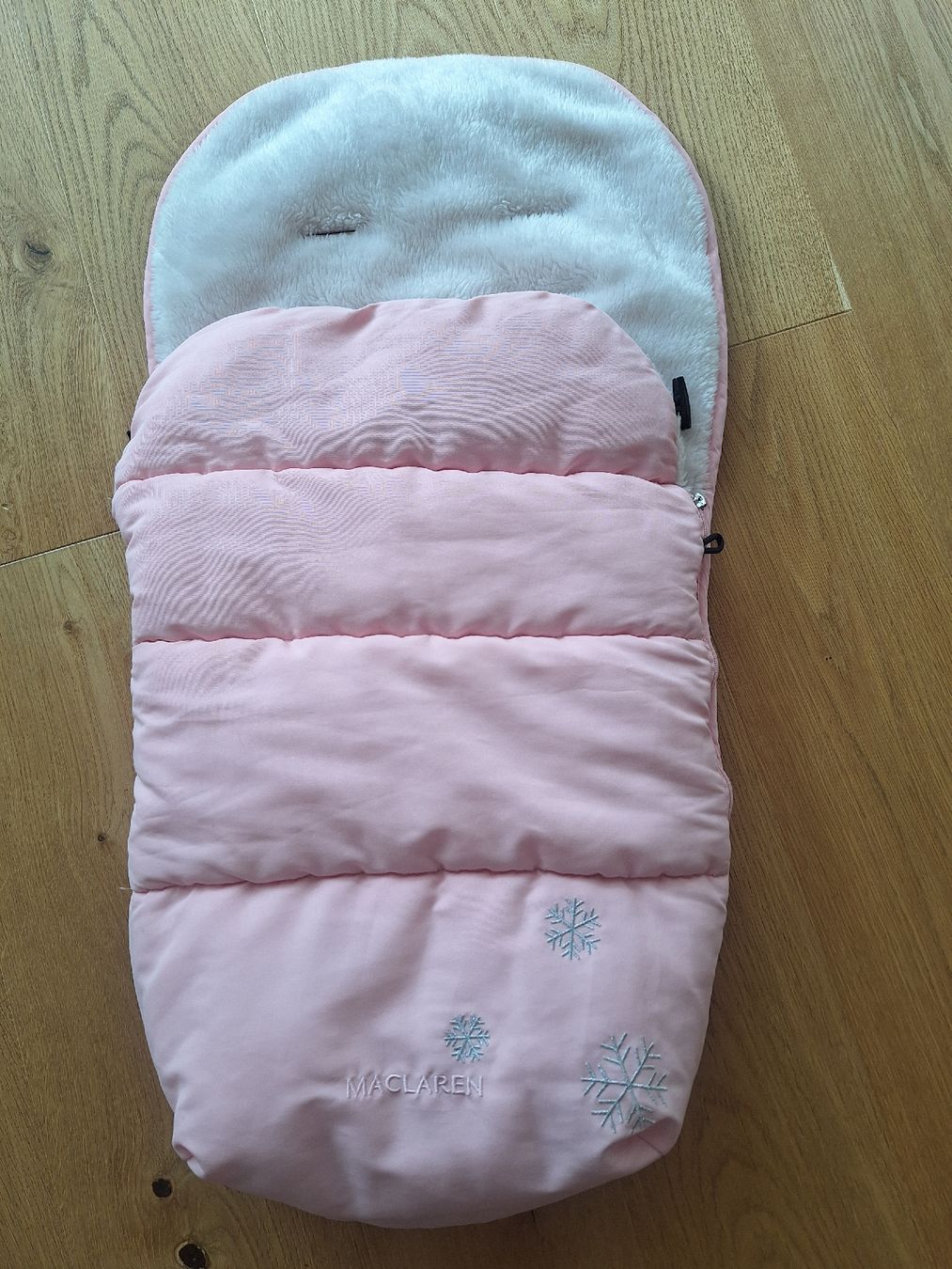 Mclaren Sacchi a pelo: Maclaren Winterfusssack, Rosa mit Schneeflocken – Usato da Ammerswil AG venduto da zokadi