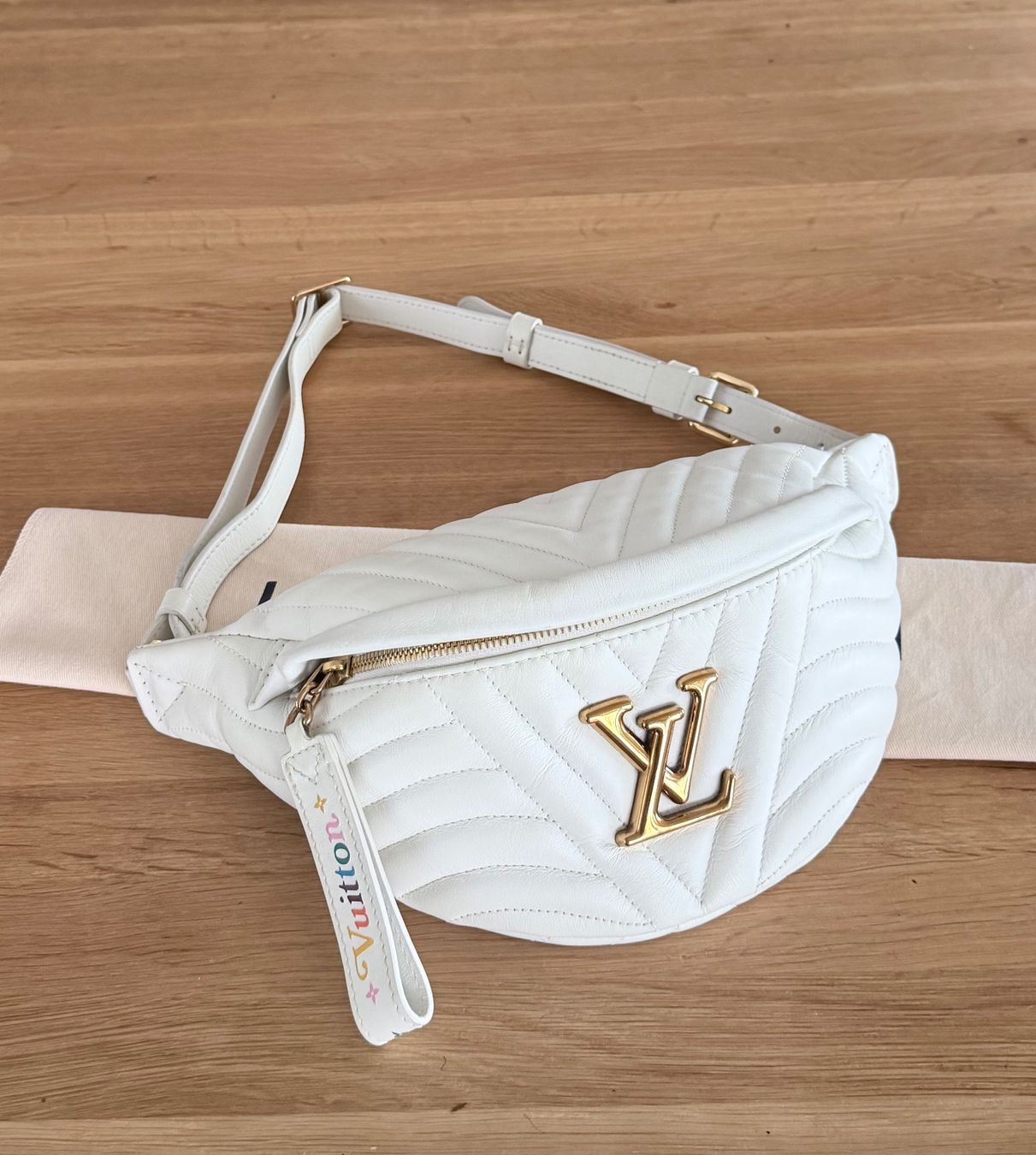 Louis Vuitton Borse da donna: Louis Vuitton New Wave Bumbag – Usato da Reinach AG venduto da RobbisB 3