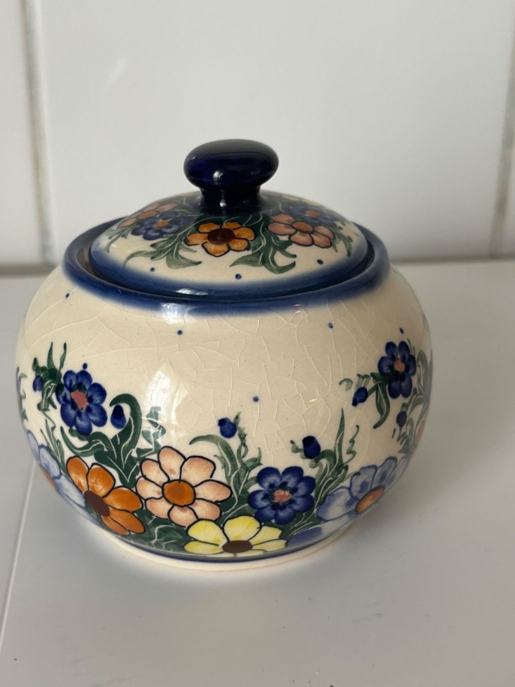 Zuckerdosen: Blumenmuster Zuckerdose aus Keramik, von GERGOR – Gebraucht aus Wallisellen von AS.TZ.