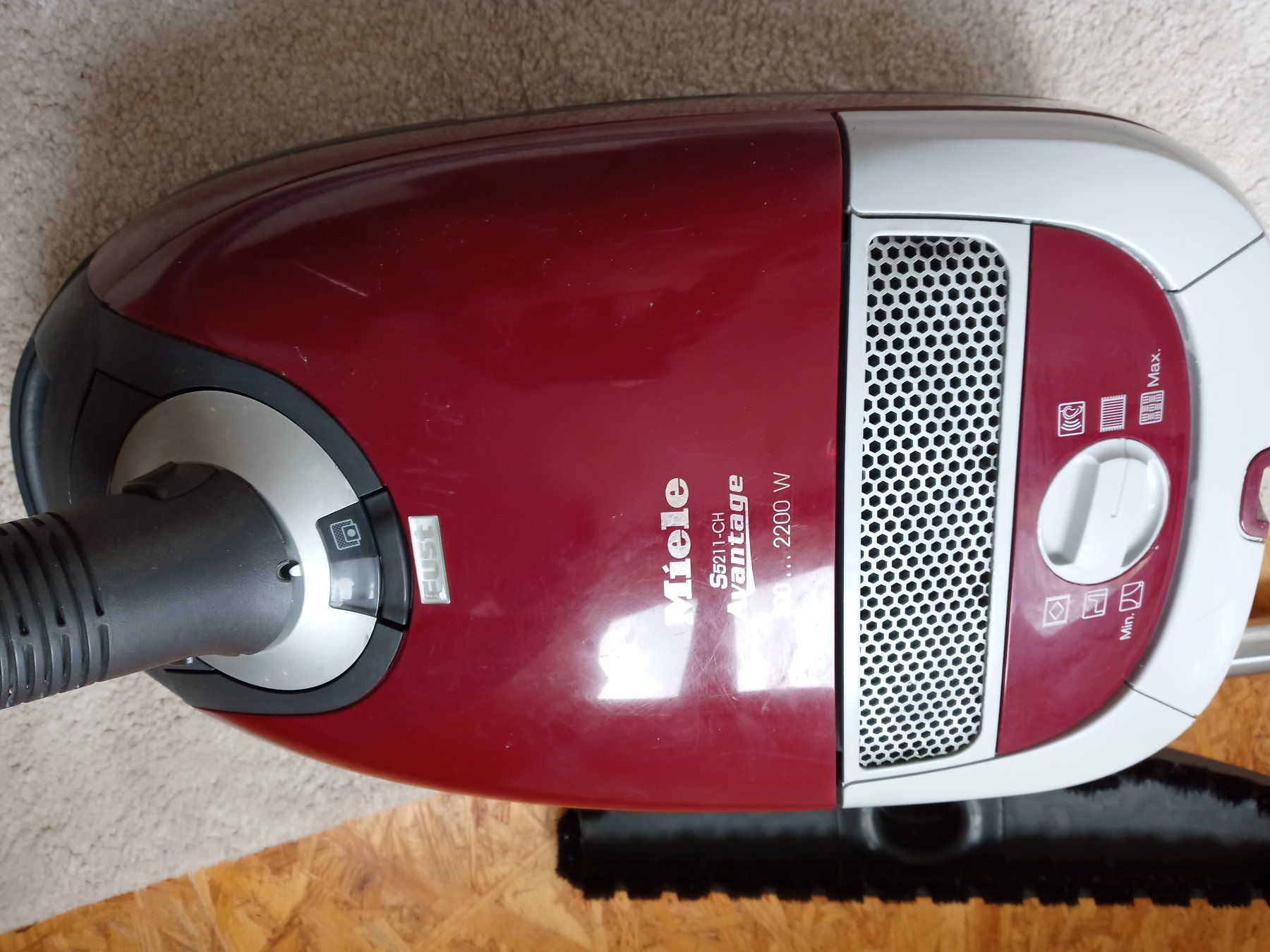 Miele Aspirapolveri & Accessori: Staubsauger Miele S5211-ch   2200w – Usato da Prez-vers-Siviriez venduto da Monija70 5