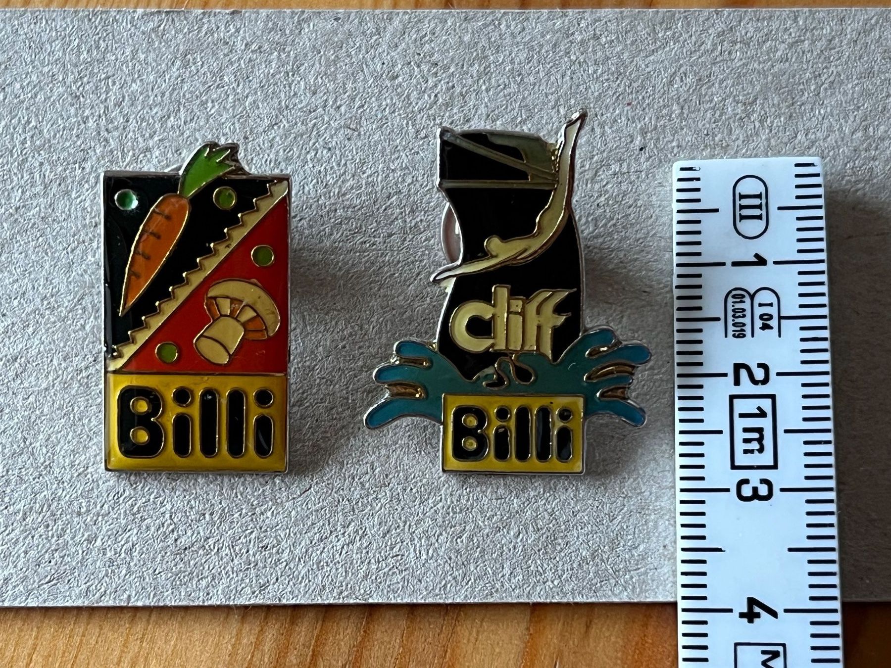 Placchette & Badge: Billi Pins – Usato da Zürich venduto da Gurkis 3