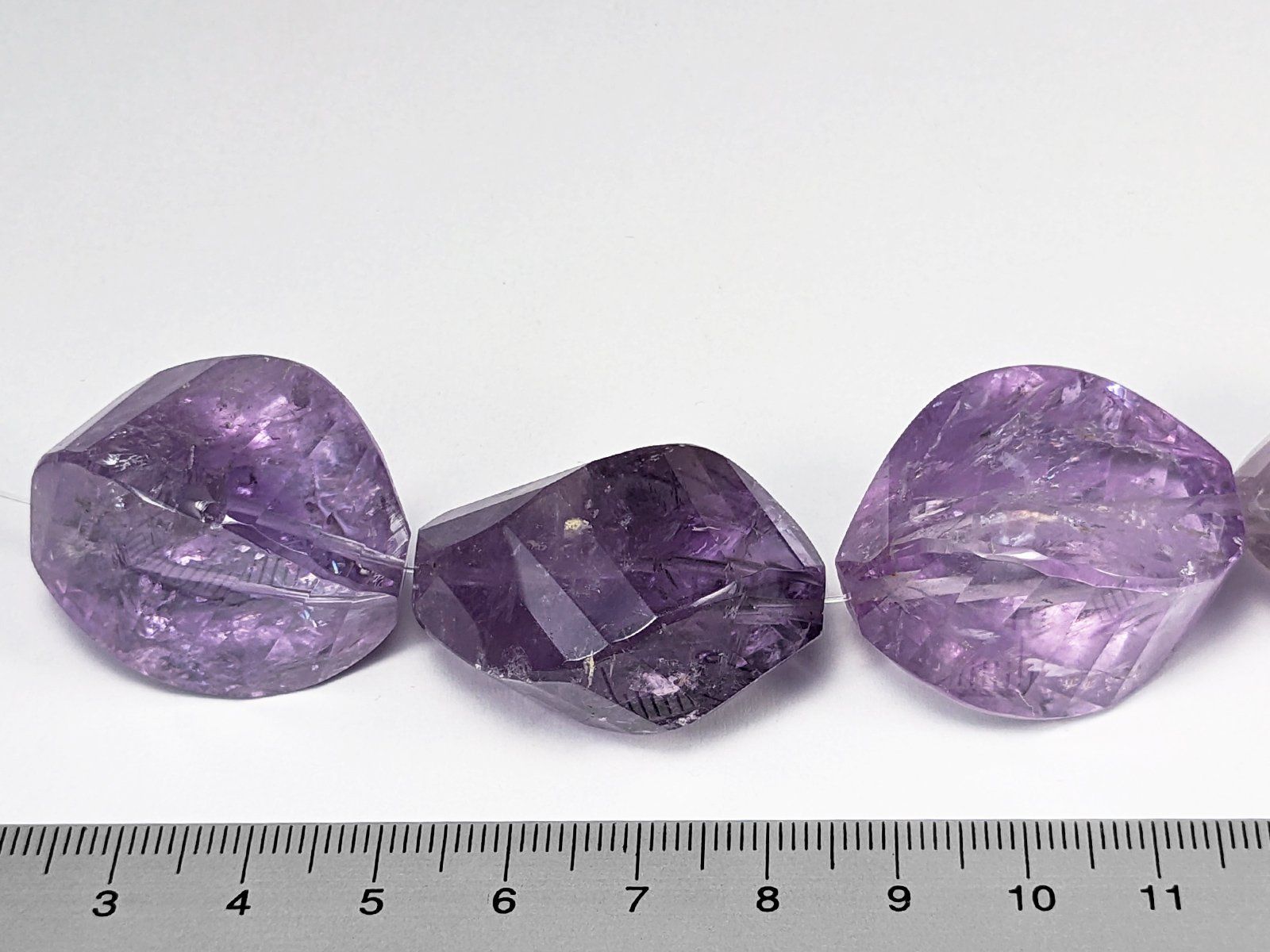 Minerali & Pietre curative: facettierte Amethyst Perlen 32 x 23mm 5Stk. – Nuovo e nell'imballaggio originale da Meilen venduto da GypsyCat 1