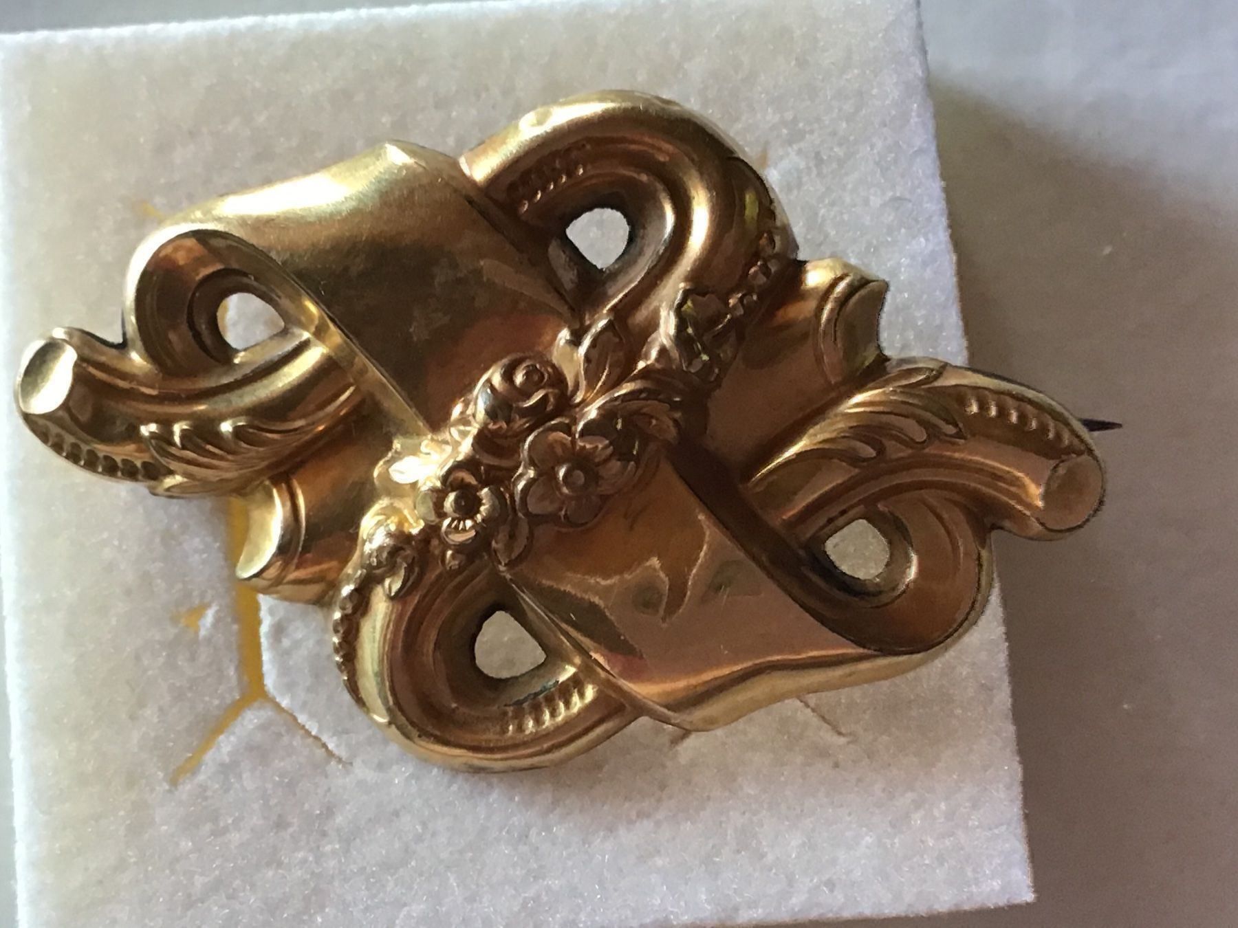 Spille & Fermagli: Antike Schaumgold Brosche – Usato da St. Gallen venduto da Goldlilly