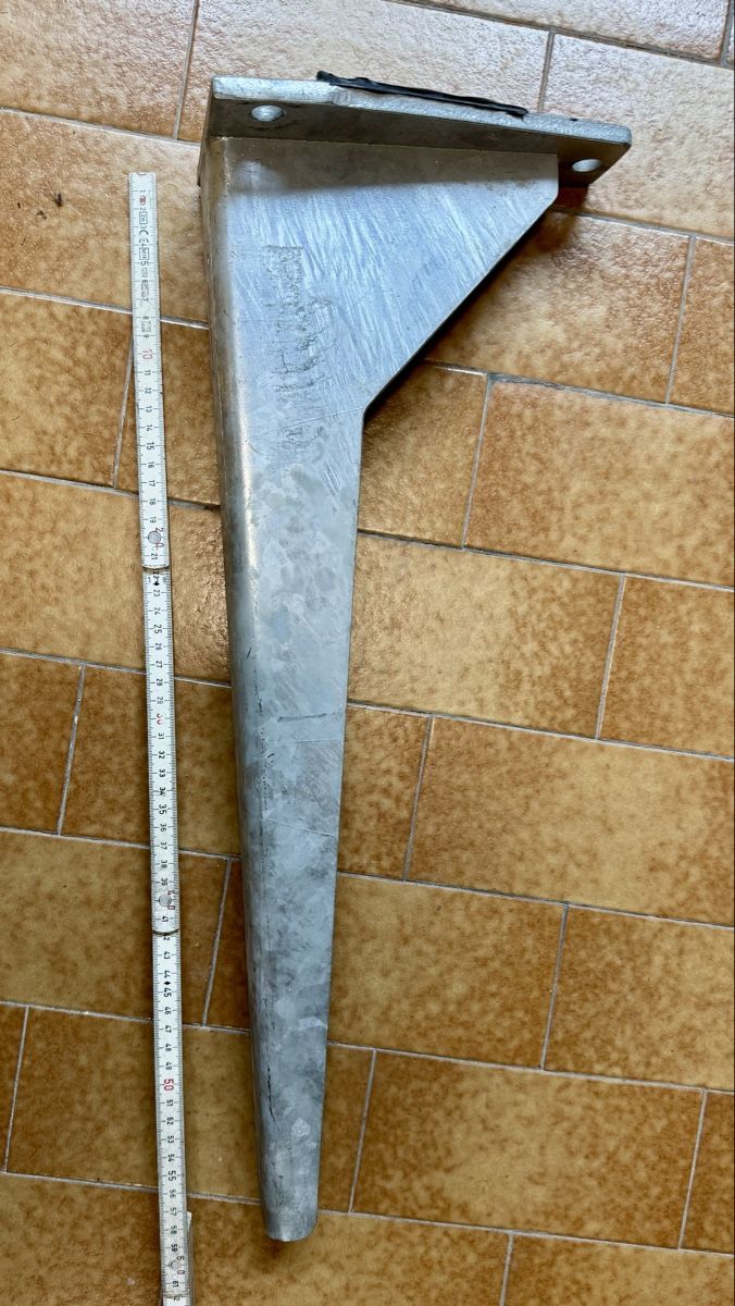 Travi: Metallkonsole massiv - 58cm – Usato da Zürich venduto da jazzlowa