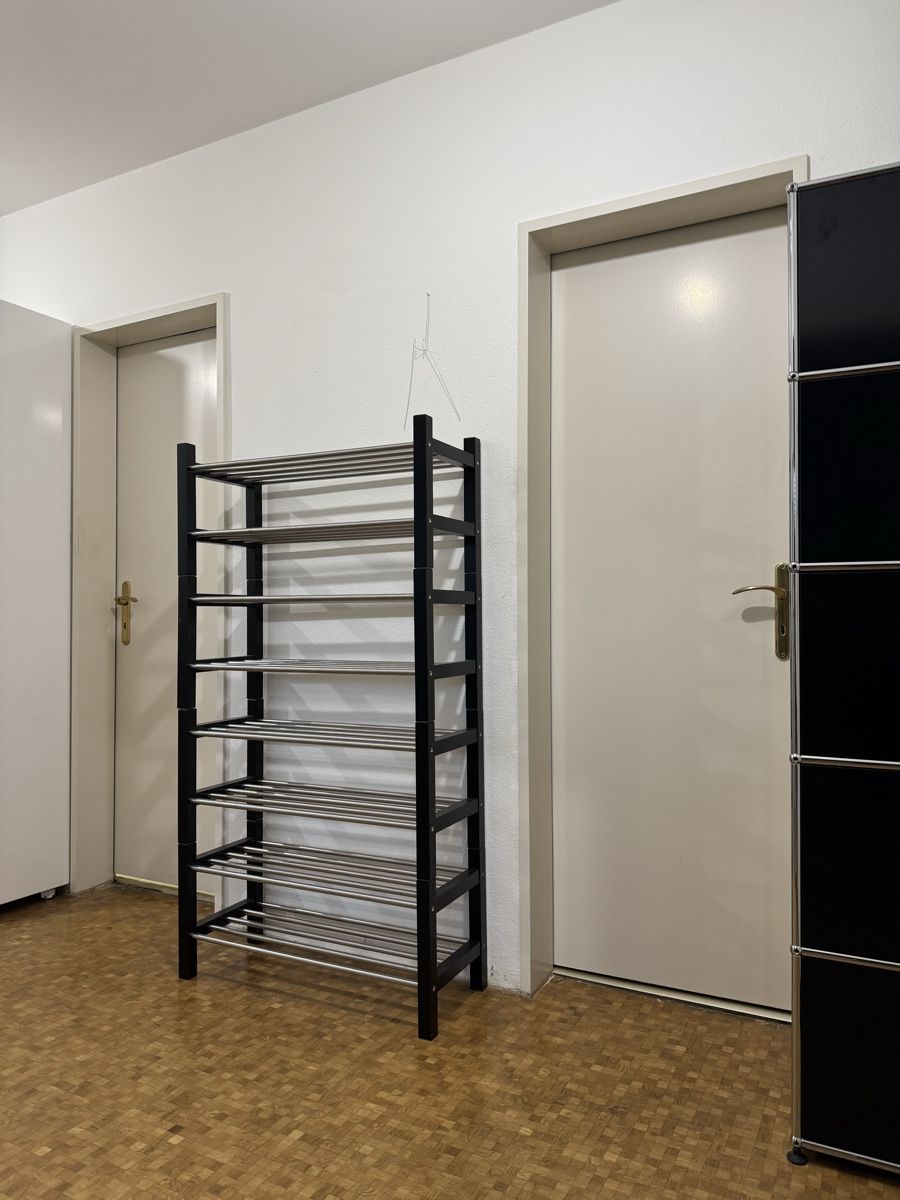 Ikea Porte manteau: 4x Schuhregal IKEA TJUSIG schwarz.  – D'occasion à Zürich par PhilippeMueller