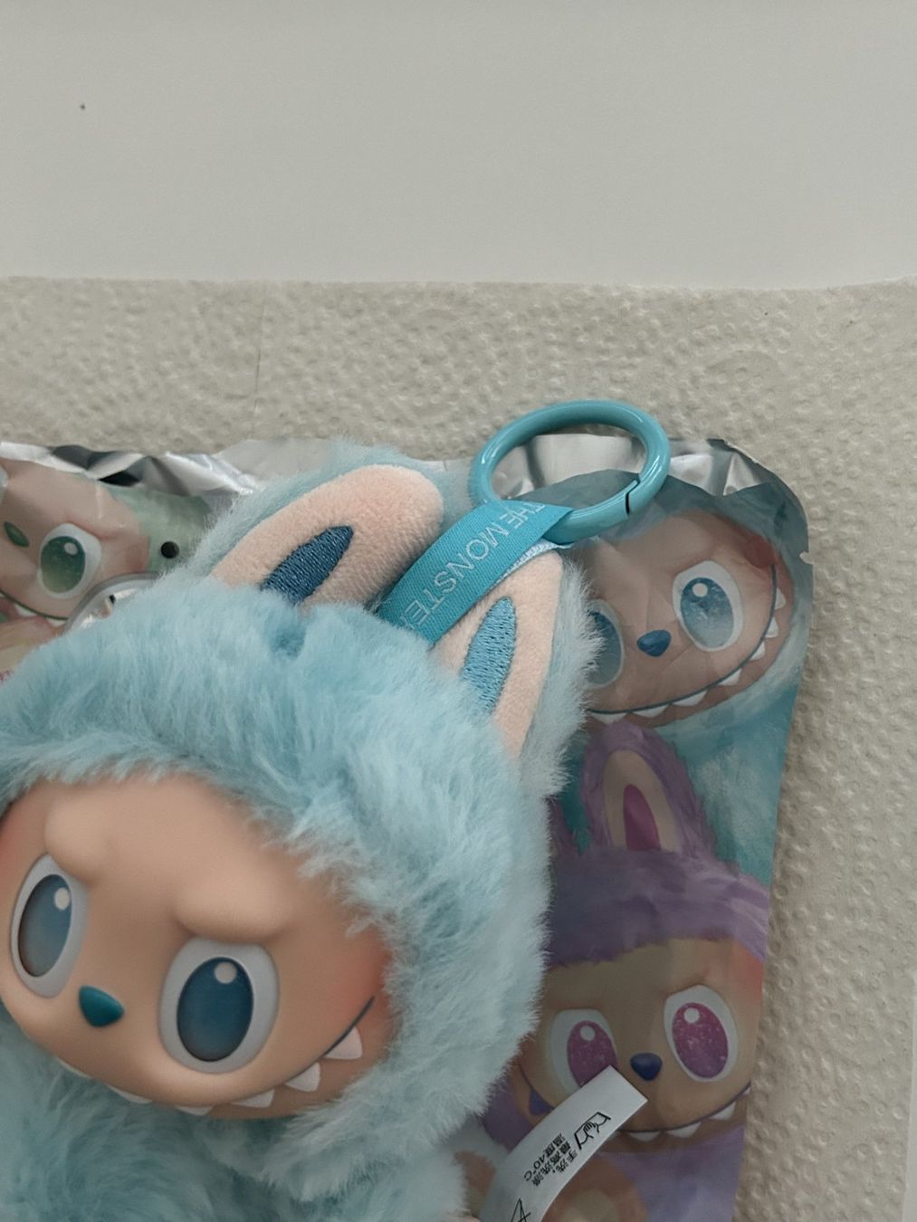 Pop Mart Figurines: Pop Mart Big Into Energy Labubu - Hope – Neuf (Voir description) à Rheinfelden par Boutique_Luxe 4