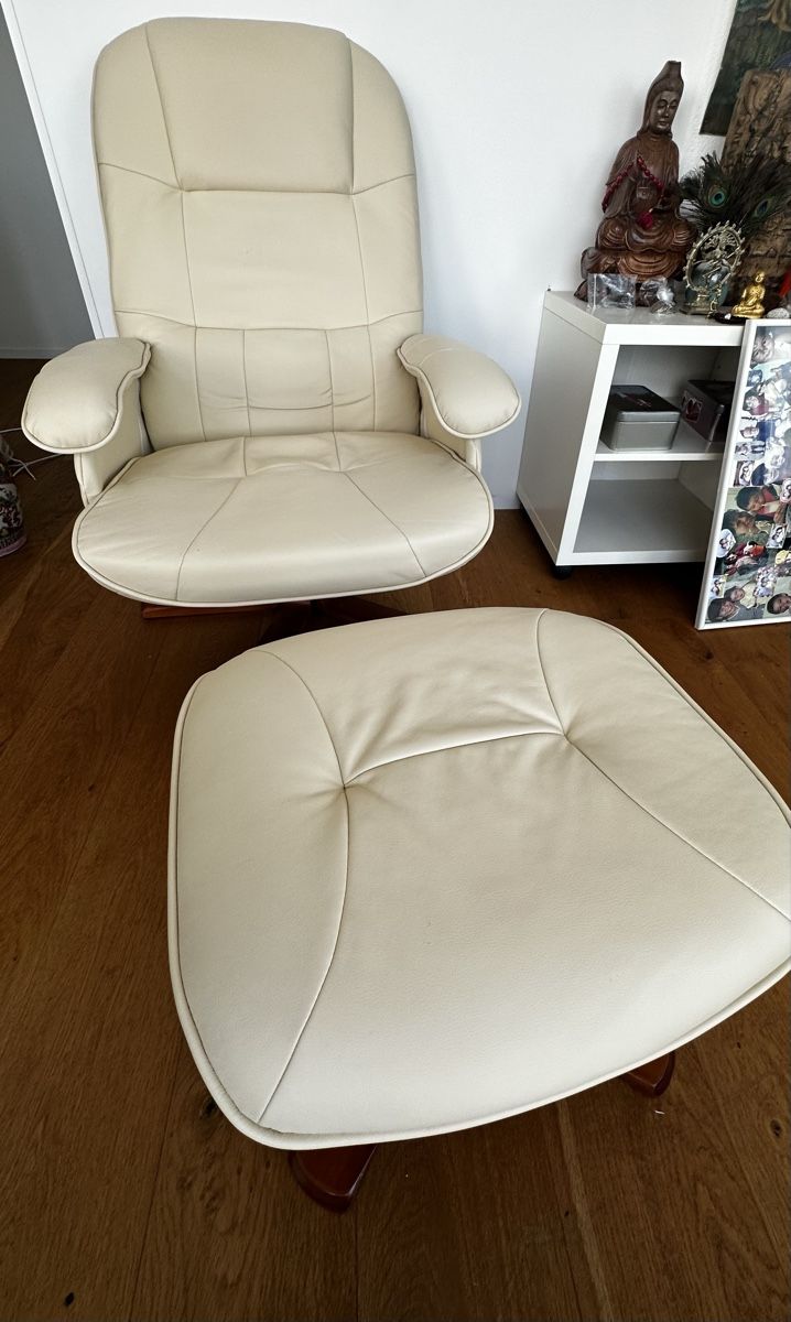 Pfister Poltrone: Relaxsessel-Ledersessel mit Hocker  – Usato da Erlinsbach SO venduto da dikaan