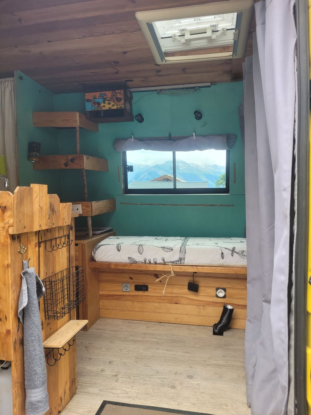 Renault Veicoli da campeggio: Renault Master aménagé L3H2 2.5 DCI120 – Usato da Haute-Nendaz venduto da Veu-Ju97 4