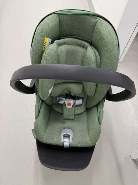 Cybex Auto-Kindersitze: Cybex Babyschale Cloud T i-Size Plus MIT Isofix T Base – Gebraucht aus Adligenswil von bwi_h8nr