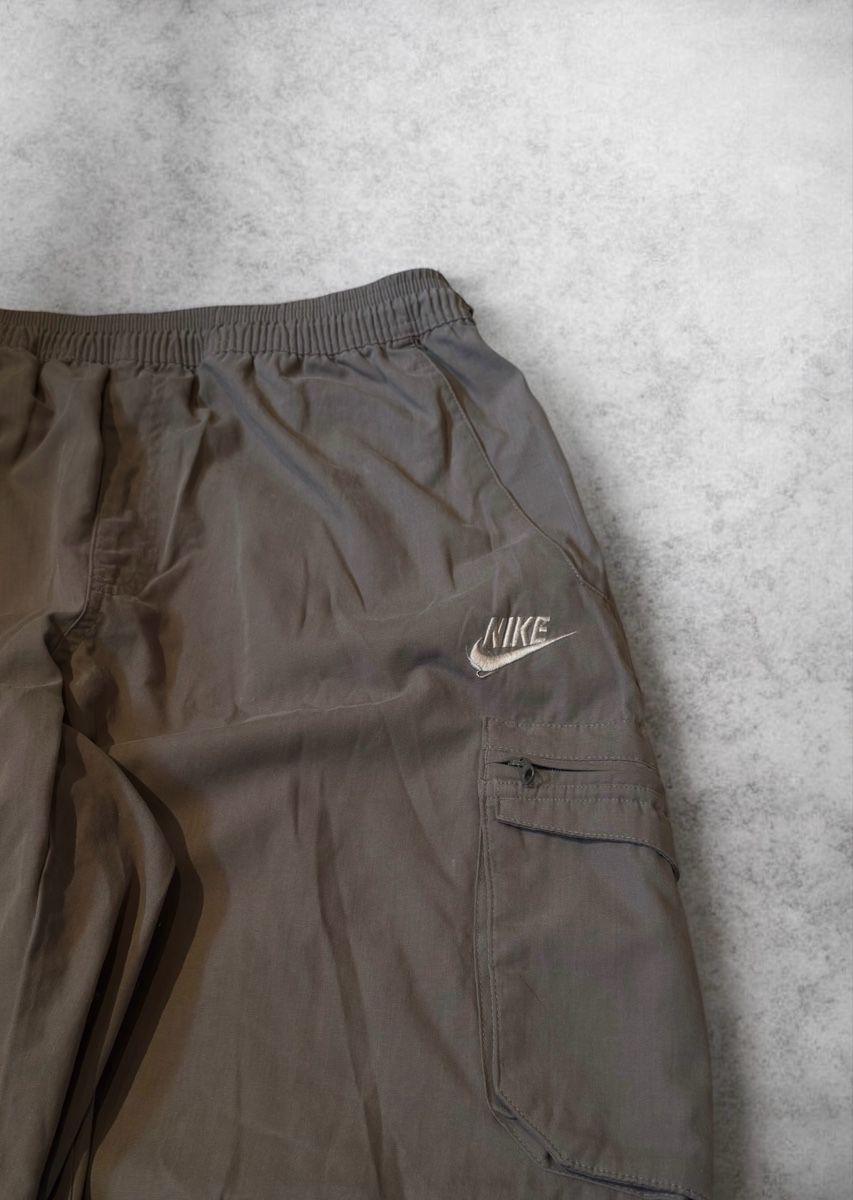 Nike Pantaloni: Nike Cargo Pants (L) – Nuovo (secondo la descrizione) da Aarburg venduto da syning46 1