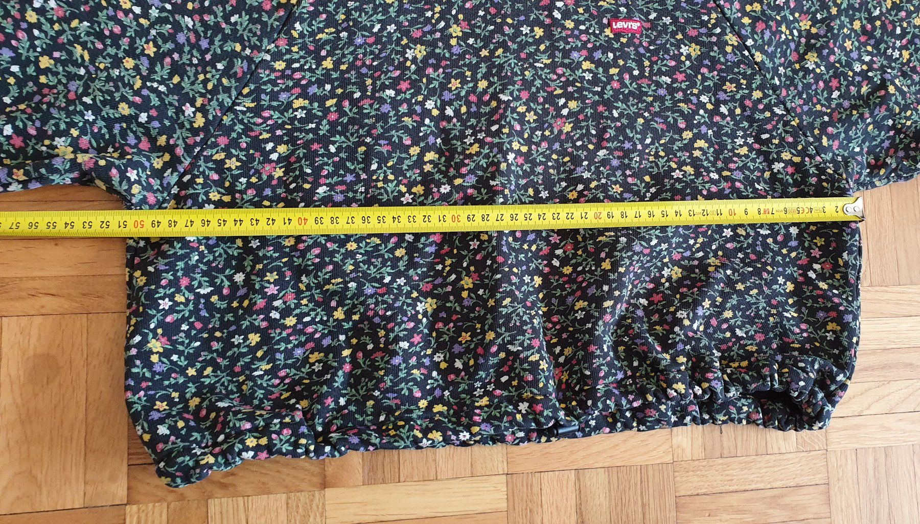 Levi's Pullover & Sweatshirts: Hoodie crop top Levi's à fleurs – Gebraucht aus Neuchâtel von ruedelacote 2