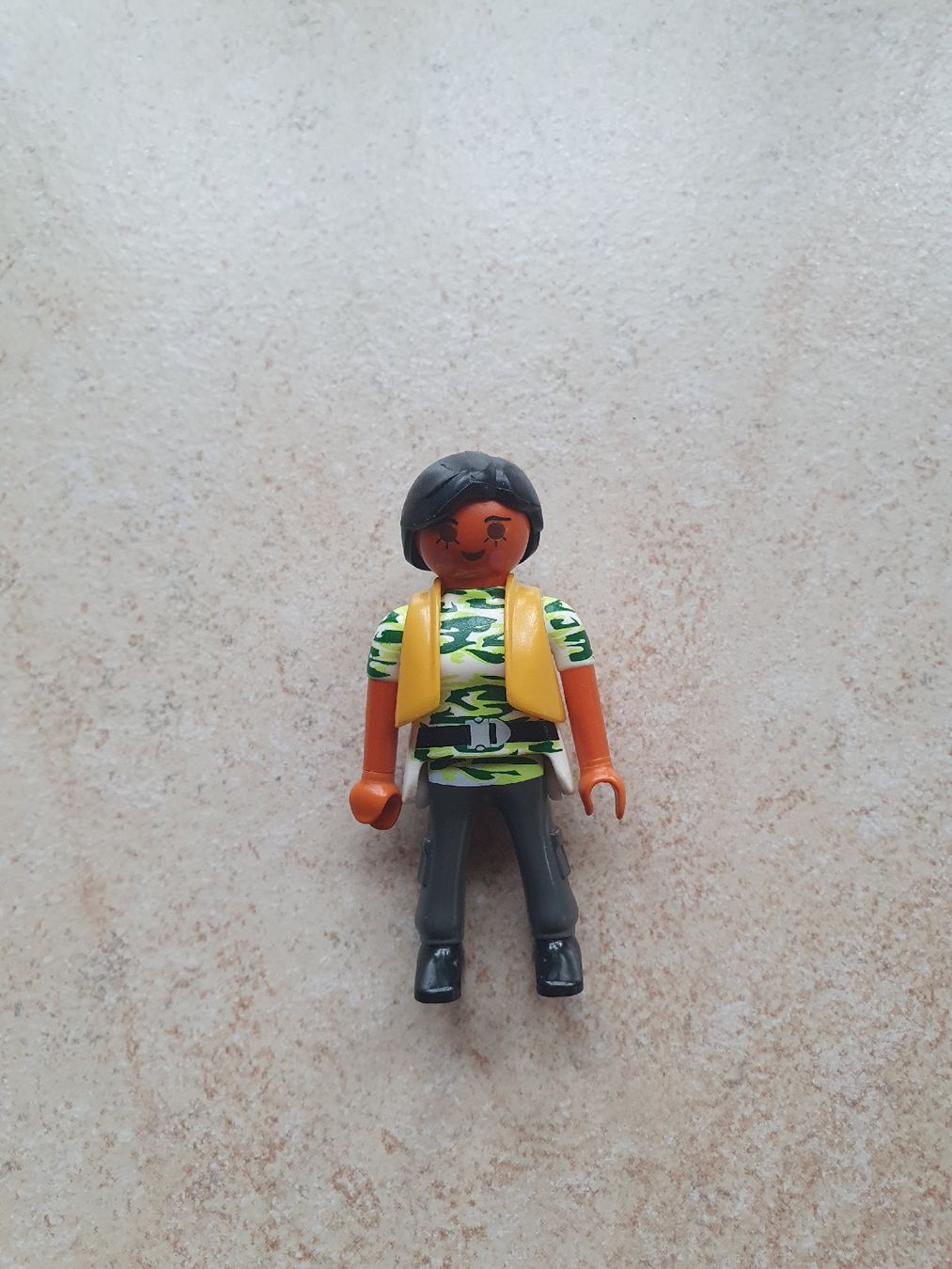Playmobil Giocattoli: Playmobil Figur Dino Jagerin – Usato da Herznach venduto da _.Puch._