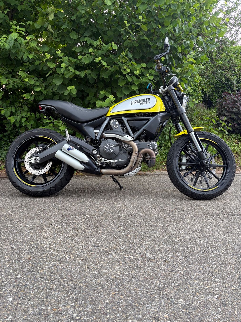Ducati Strada: Ducati Scrambler 800 Flat Track Pro – Usato da Merlischachen venduto da thegreats