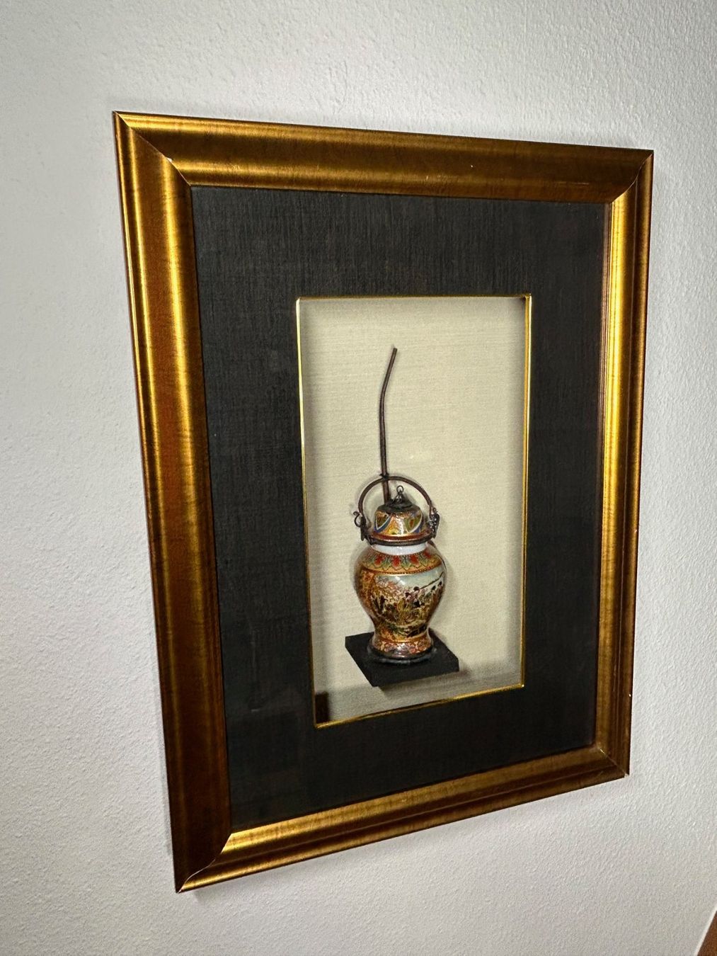 Sculture & Statue: Schaukasten / Gablote / Vitrine mit Opiumpfeife – Usato da Rocourt venduto da Vijay02 1