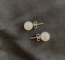 Elegante Suesswasser Perlenohrstecker versilbert,